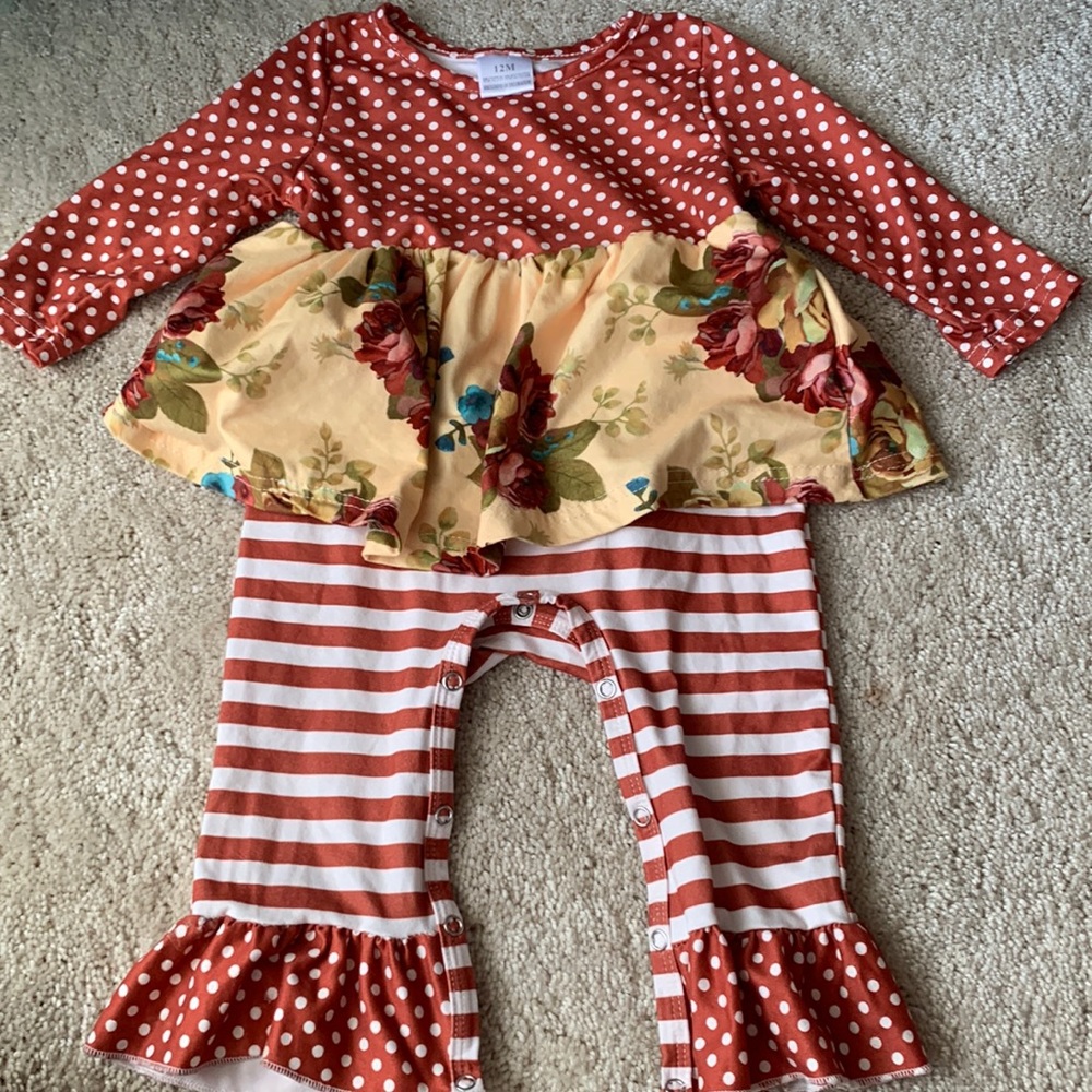 Girls outfit size 12 month